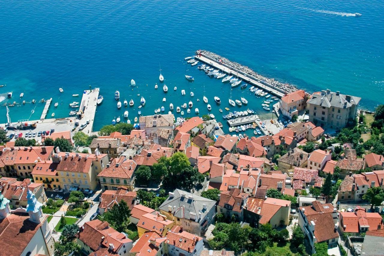 Apartments Anita Near Opatija With Private Parking ماتولي المظهر الخارجي الصورة